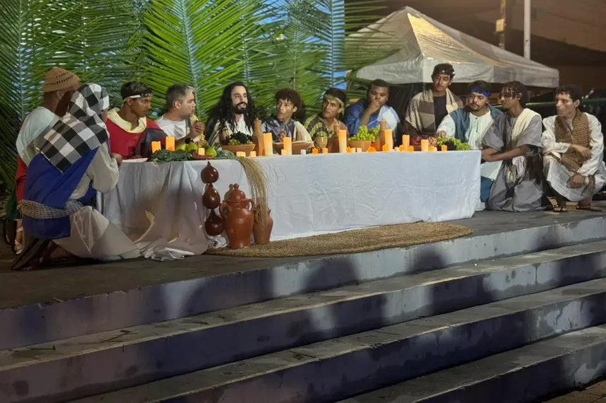 Multidão prestigia a Paixão de Cristo 2026 no centro de Esperantina, na Praça Lages Rebêlo