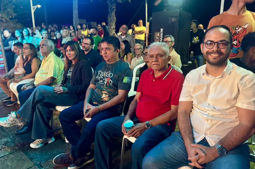 Multidão prestigia a Paixão de Cristo 2026 no centro de Esperantina, na Praça Lages Rebêlo