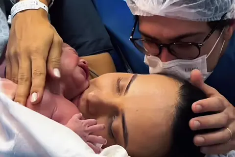 Nasceu em Teresina, João Eduardo, filho dos médicos Letícia Lux e Carlos Portela