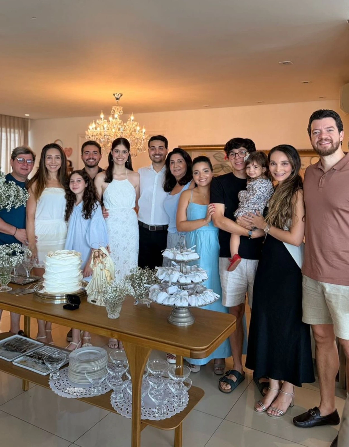 Os apaixonados Franciscos Jr. e Maria Eduarda Costa celebraram o noivado