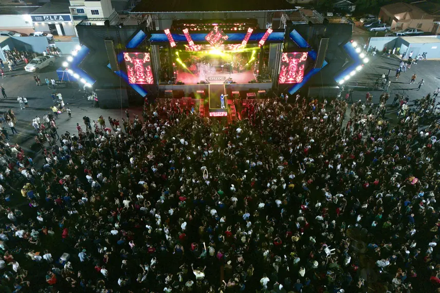 Pablo e Vitor Fernandes animam Baixa Grande do Ribeiro no aniversário de 34 anos