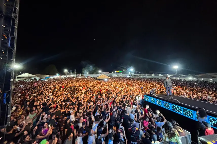 Pablo e Vitor Fernandes animam Baixa Grande do Ribeiro no aniversário de 34 anos