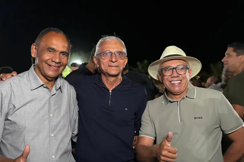 Pablo e Vitor Fernandes animam Baixa Grande do Ribeiro no aniversário de 34 anos