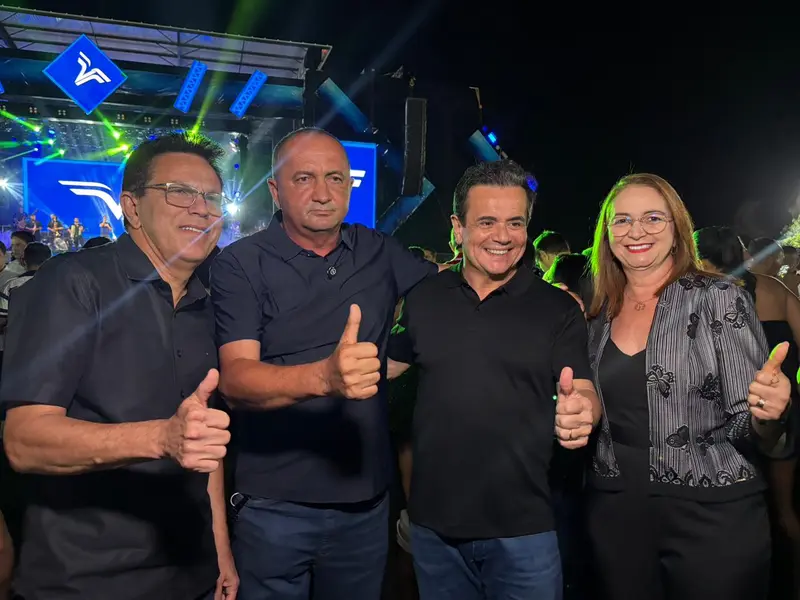 Pablo e Vitor Fernandes animam Baixa Grande do Ribeiro no aniversário de 34 anos