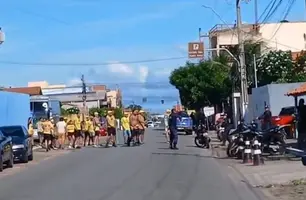 Pancadaria entre torcidas espalha clima de medo na frente de estádio no litoral (Foto: Reprodução)