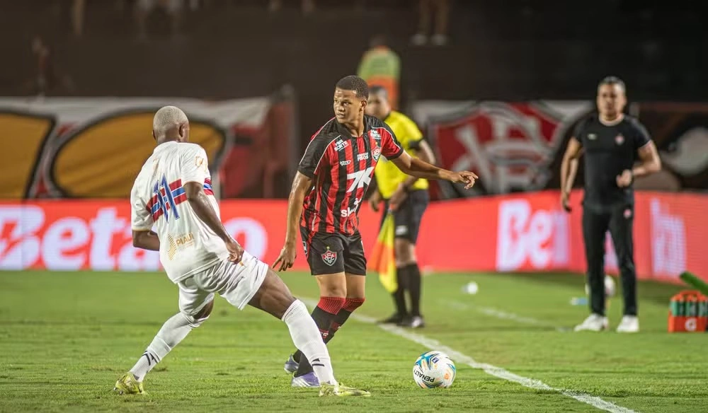 PEC é derrotado por 3 a 1 em Salvador e precisará vencer na última rodada para avançar