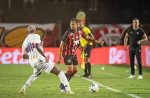 PEC é derrotado por 3 a 1 em Salvador e precisará vencer na última rodada para avançar (Foto: Victor Ferreira / EC Vitória)