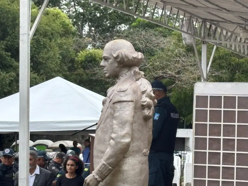 Polícia Militar celebra Tiradentes com desfile e entrega de medalhas em Teresina