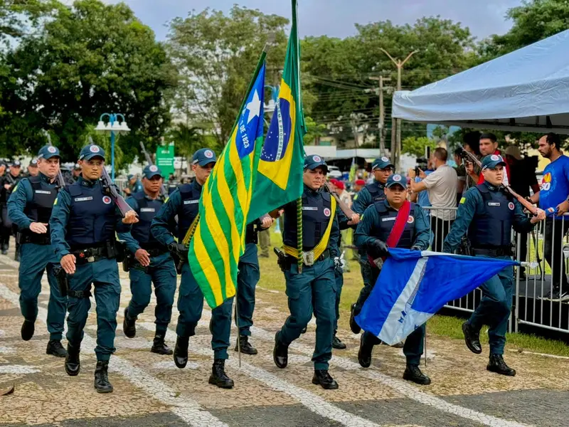 Polícia Militar celebra Tiradentes com desfile e entrega de medalhas em Teresina