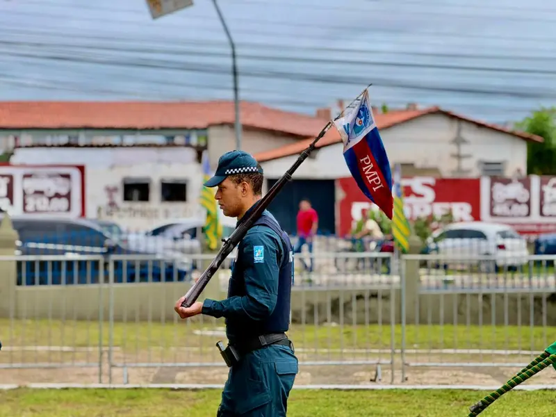 Polícia Militar celebra Tiradentes com desfile e entrega de medalhas em Teresina