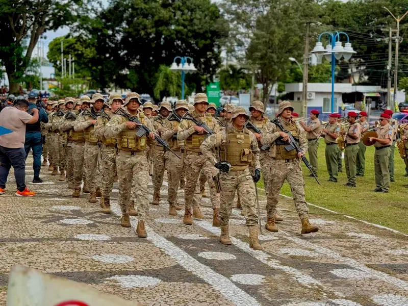 Polícia Militar celebra Tiradentes com desfile e entrega de medalhas em Teresina