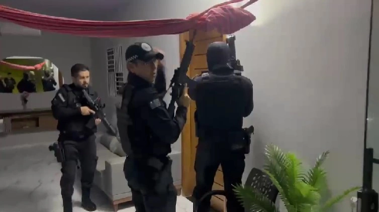 Polícia prende seis pessoas e apreende armas durante operação no Norte do Piauí