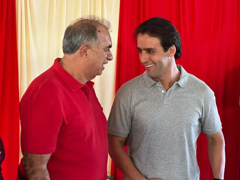 Prefeito assina obras de calçamento e nova sede da Educação em Pau D’arco