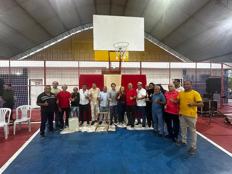 Prefeito assina obras de calçamento e nova sede da Educação em Pau D’arco