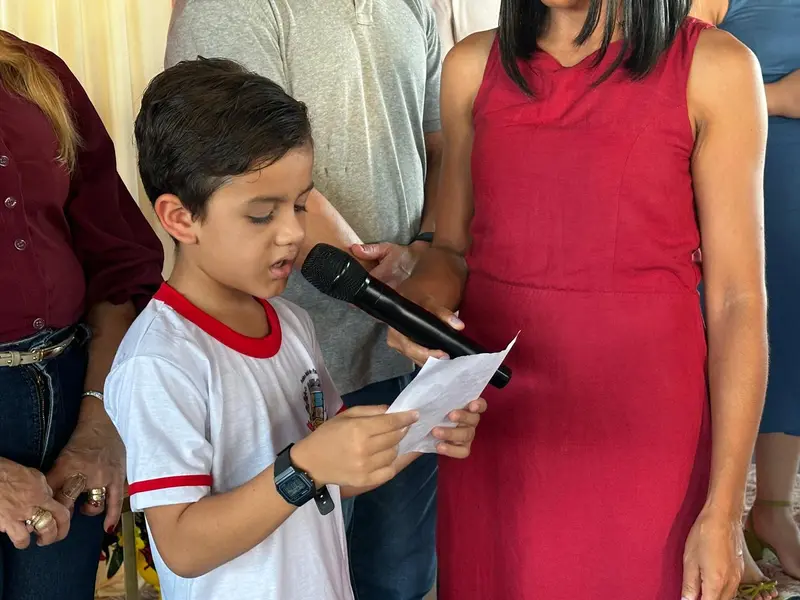 Prefeito assina obras de calçamento e nova sede da Educação em Pau D’arco