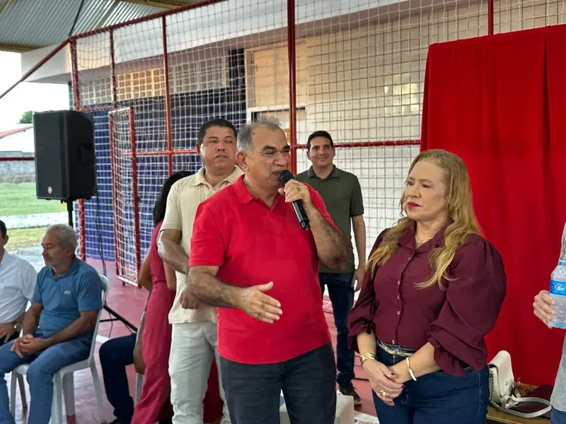 Prefeito assina obras de calçamento e nova sede da Educação em Pau D’arco