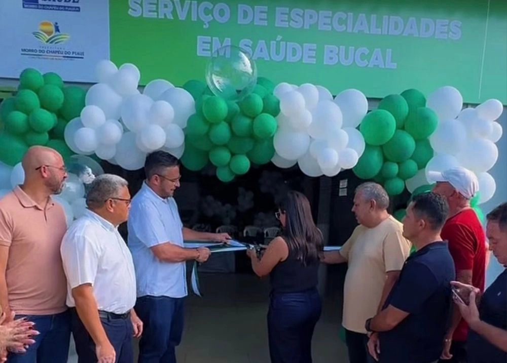 Prefeito Erikson Fenelon inaugura serviço de saúde bucal em Morro do Chapéu