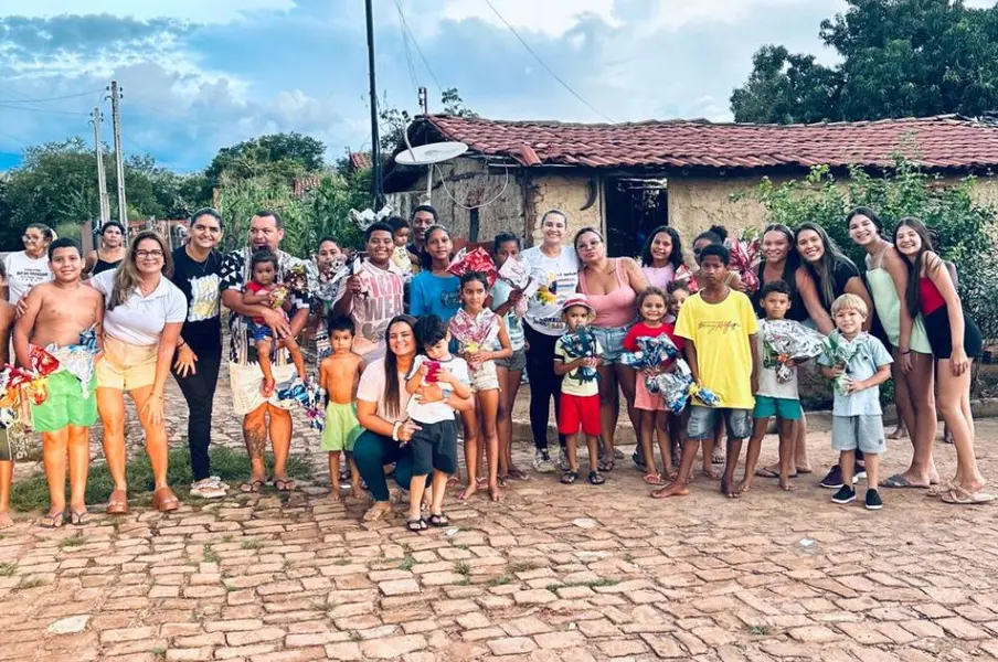 Prefeitura de Alto Longá distribui 400 ovos para crianças das comunidades