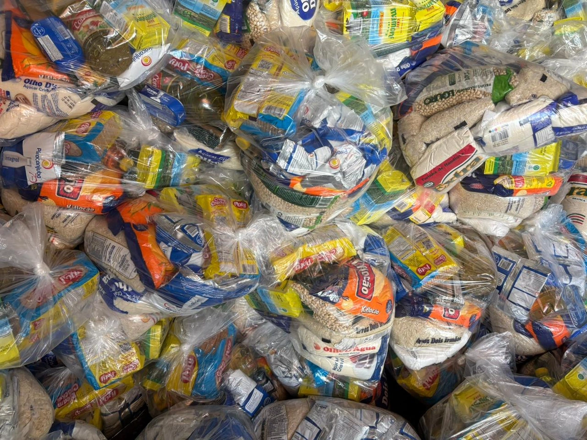 Prefeitura de Esperantina faz entrega de peixes e cestas básicas na Semana Santa