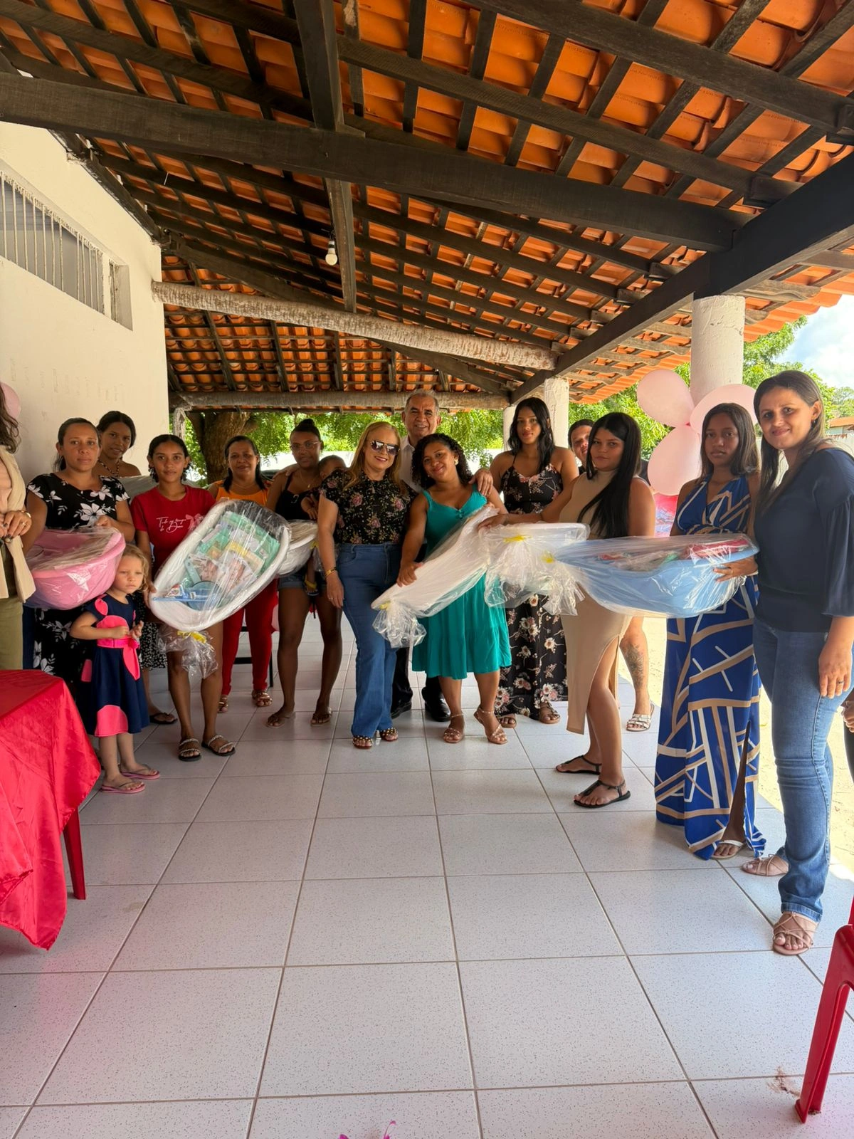 Prefeitura de Pau D’Arco realiza entrega de kits maternidade e reforça apoio a gestantes