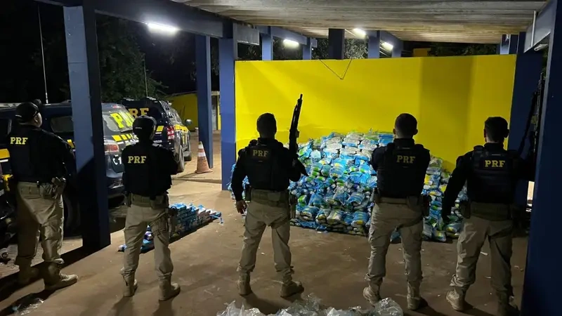 PRF apreende 1,4 tonelada de drogas dentro de carga metálica na BR-316, em Picos