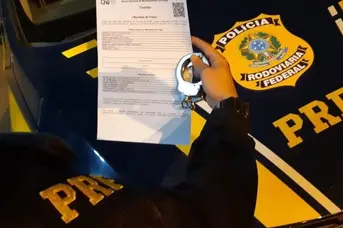 PRF prende foragido com mandado em aberto por roubo na zona Sul de Teresina