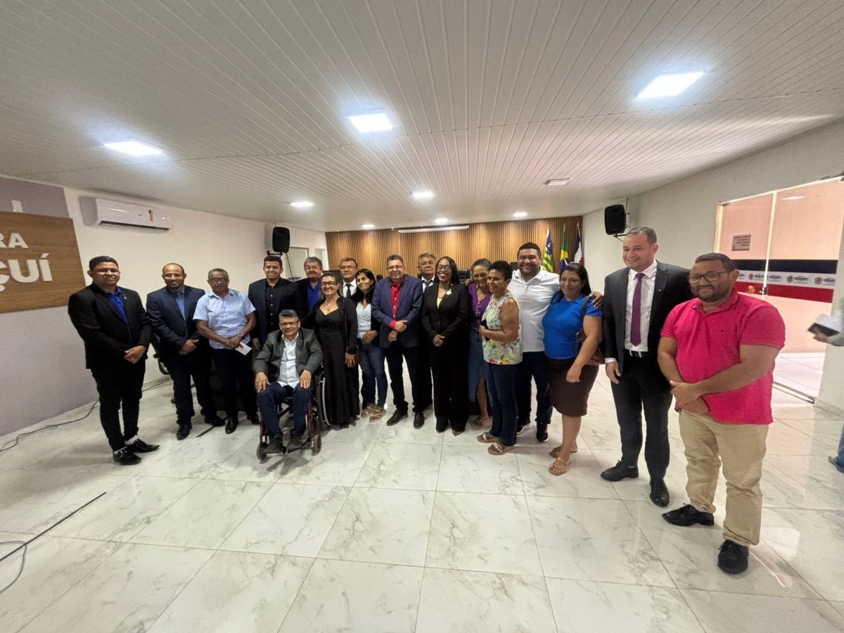 Professores e servidores de Uruçuí terão aumento após proposta de Dr. Gilberto Jr