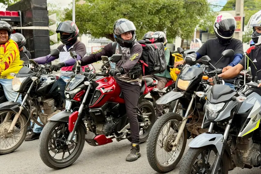 'Projeto pode reduzir renda', dizem motoristas por aplicativo em ato em Teresina
