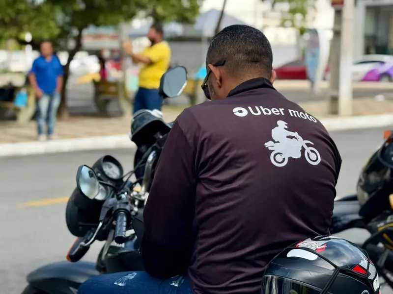 'Projeto pode reduzir renda', dizem motoristas por aplicativo em ato em Teresina