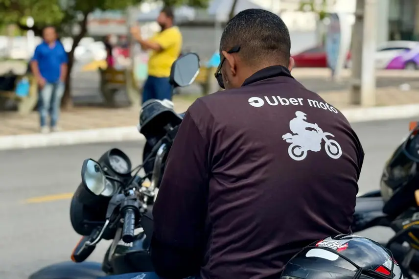 'Projeto pode reduzir renda', dizem motoristas por aplicativo em ato em Teresina