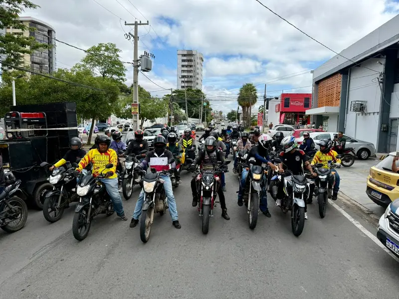 'Projeto pode reduzir renda', dizem motoristas por aplicativo em ato em Teresina