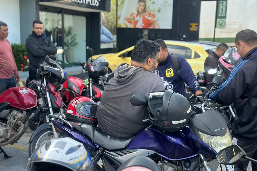 'Projeto pode reduzir renda', dizem motoristas por aplicativo em ato em Teresina