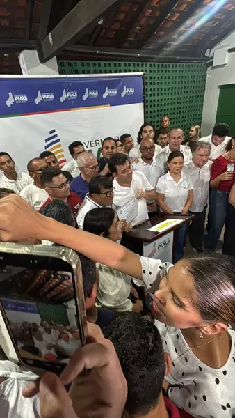 Rafael Fonteles encerra agenda com homenagem e anúncios em Cabeceiras