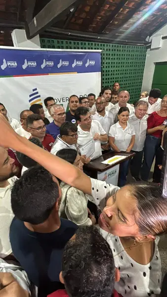 Rafael Fonteles encerra agenda com homenagem e anúncios em Cabeceiras