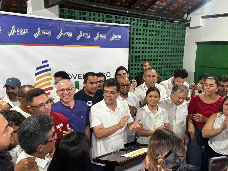 Rafael Fonteles encerra agenda com homenagem e anúncios em Cabeceiras