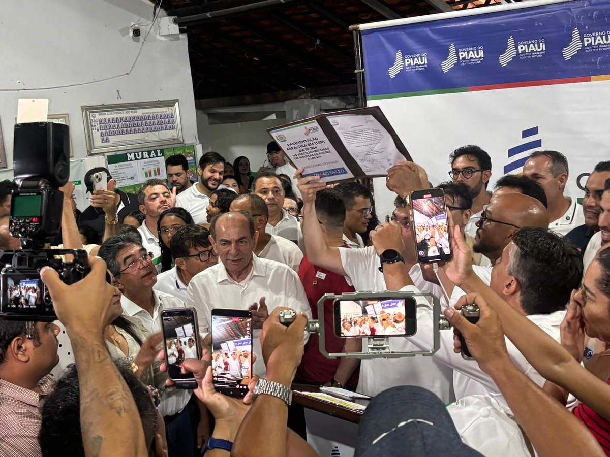 Rafael Fonteles encerra agenda com homenagem e anúncios em Cabeceiras