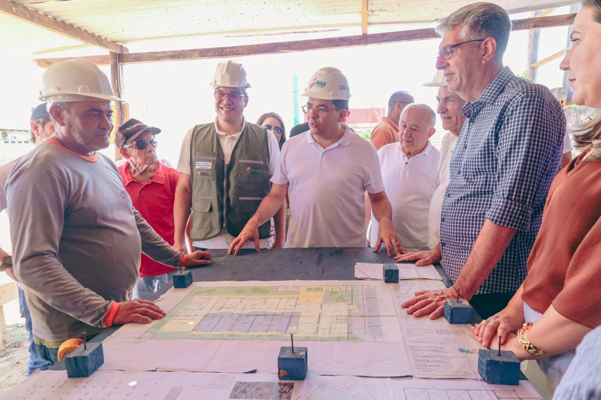 Rafael Fonteles entrega obras de mobilidade urbana e saúde em Corrente