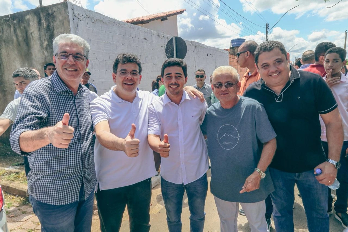 Rafael Fonteles entrega obras de mobilidade urbana e saúde em Corrente