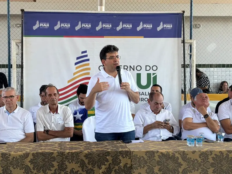 Rafael Fonteles inaugura quadra poliesportiva no município de Antônio Almeida