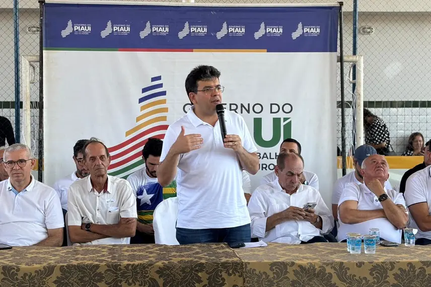 Rafael Fonteles inaugura quadra poliesportiva no município de Antônio Almeida