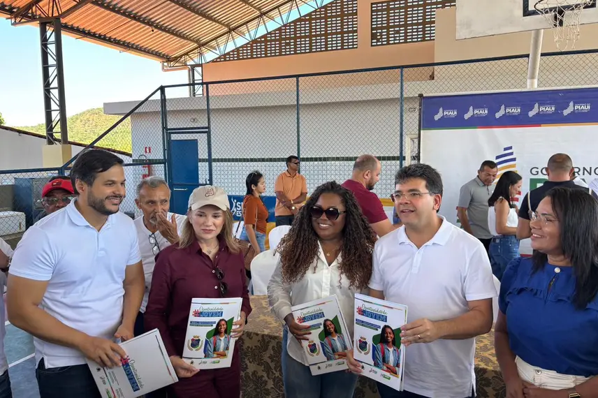 Rafael Fonteles inaugura quadra poliesportiva no município de Antônio Almeida
