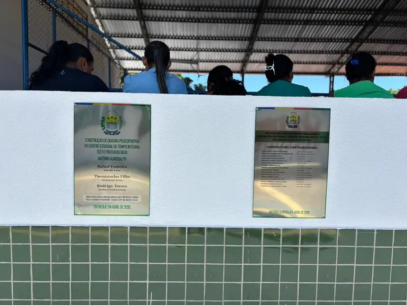 Rafael Fonteles inaugura quadra poliesportiva no município de Antônio Almeida