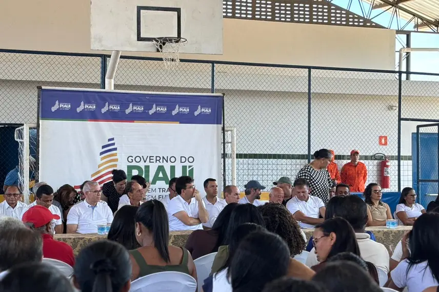 Rafael Fonteles inaugura quadra poliesportiva no município de Antônio Almeida