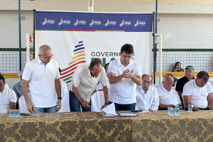 Rafael Fonteles inaugura quadra poliesportiva no município de Antônio Almeida