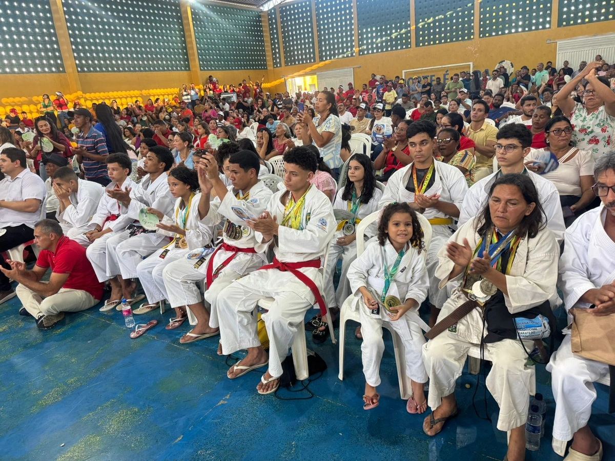 Rafael Fonteles inaugura sala de saúde digital e visita obras em Porto