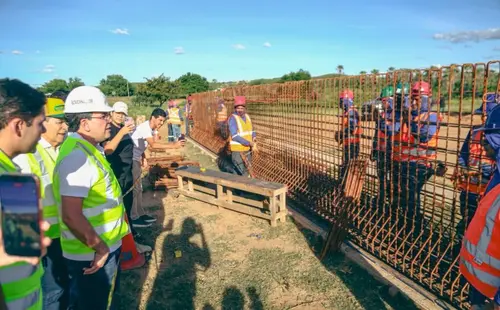 Rafael Fonteles visita obra da PI-143, inaugura asfaltamento e anuncia novos investimentos em Conceição do Canindé