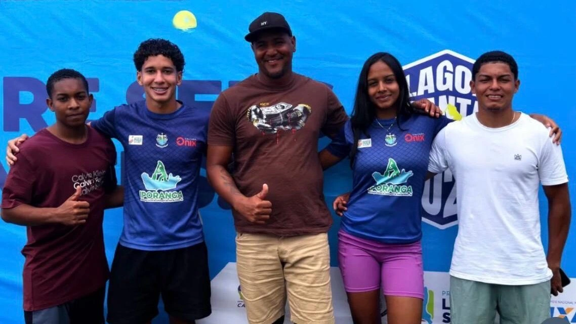 Representantes da Escola de Canoagem Iporanga