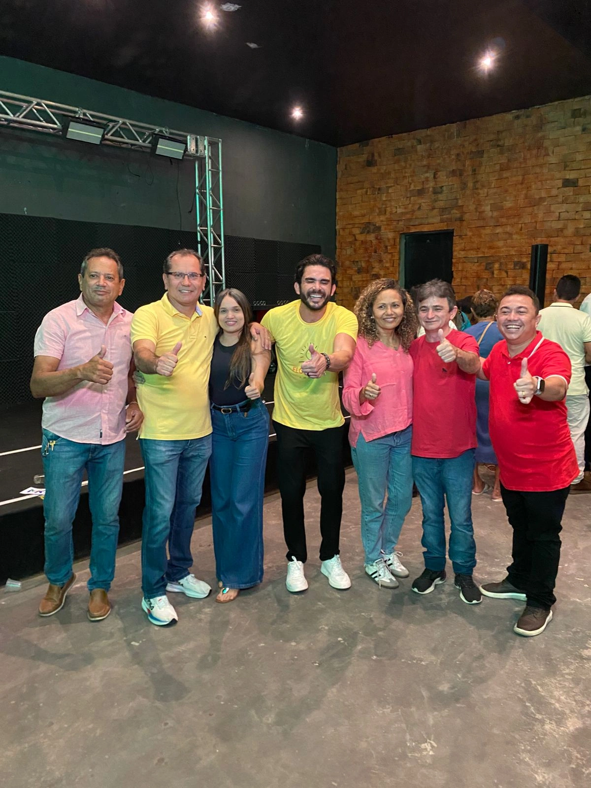 Reunião em Floriano reforça grupo político do deputado Dr. Marcus Kalume