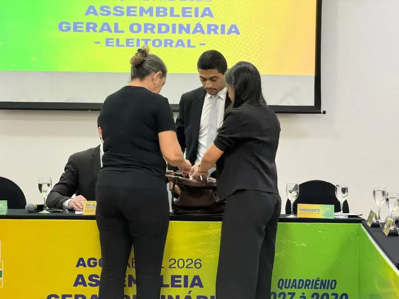 Robert Brown é aclamado e seguirá na presidência da FFP