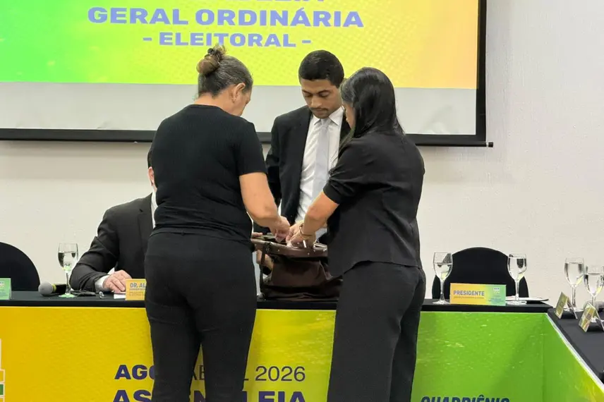 Robert Brown é aclamado e seguirá na presidência da FFP